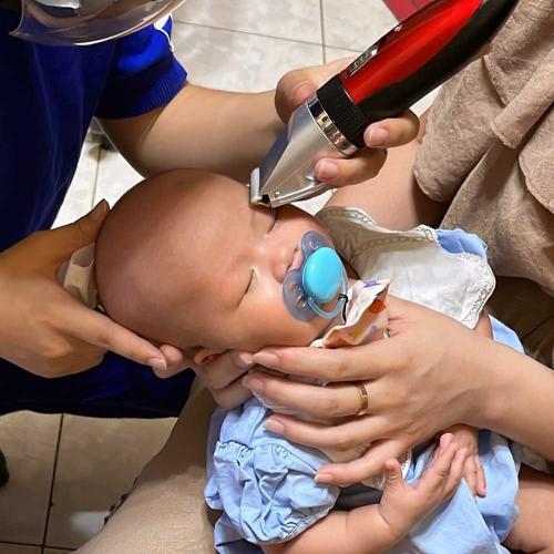 台南東區滿月剃頭髮