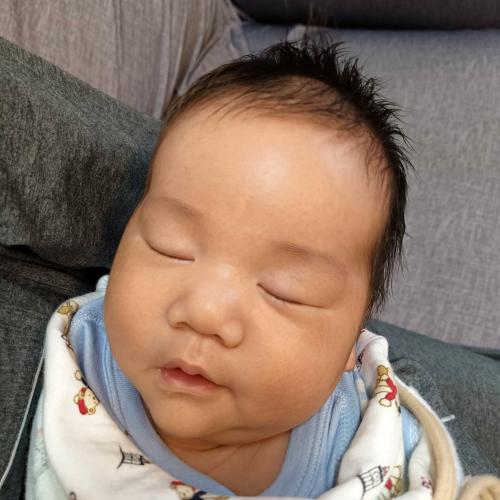 基隆信義滿月剃頭