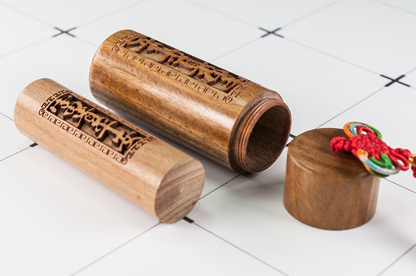 台南臍帶印章推薦!給寶貝最重要的紀念禮物，選擇台南唯原工藝臍帶印章、肚臍章、胎毛筆，提供最多的材質、完善的服務。紅紫檀木 臍帶印章 檀木印章，買肚臍章就來唯原工藝!