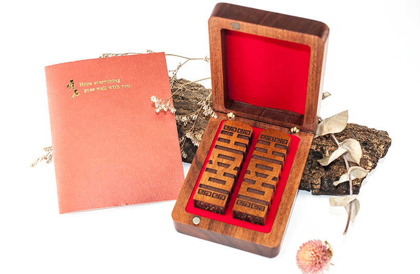 台南結婚對章推薦!人生最重要的決定，選擇台南唯原工藝結婚對章、印鑑章、開運章，提供最多的材質、完善的服務。【頂級紅紫檀】結婚對章，買檀木結婚對章就來唯原工藝!