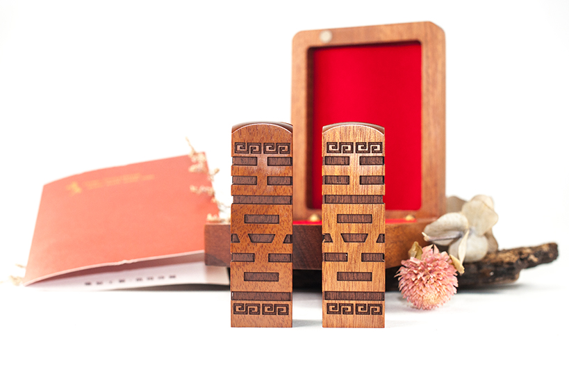 台南結婚對章推薦!人生最重要的決定，選擇台南唯原工藝結婚對章、印鑑章、開運章，提供最多的材質、完善的服務。【頂級紅紫檀】結婚對章，買檀木結婚對章就來唯原工藝!