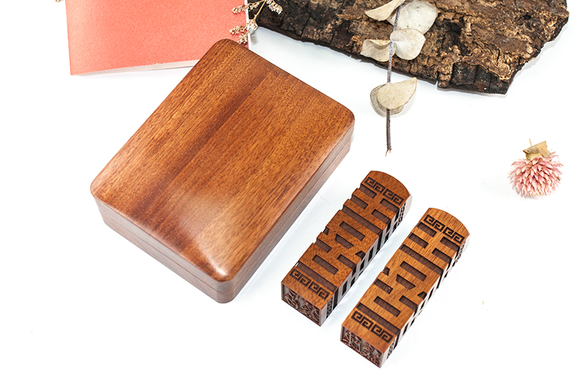 台南結婚對章推薦!人生最重要的決定，選擇台南唯原工藝結婚對章、印鑑章、開運章，提供最多的材質、完善的服務。【頂級紅紫檀】結婚對章，買檀木結婚對章就來唯原工藝!