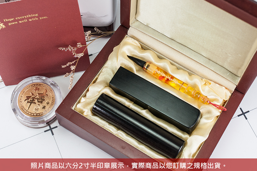 台南肚臍章胎毛筆，給寶貝最重要的紀念禮物，選擇台南唯原工藝肚臍章、胎毛筆，提供最多的材質、完善的服務。黑檀木臍帶章胎毛筆，買臍帶章胎毛筆就來唯原工藝!