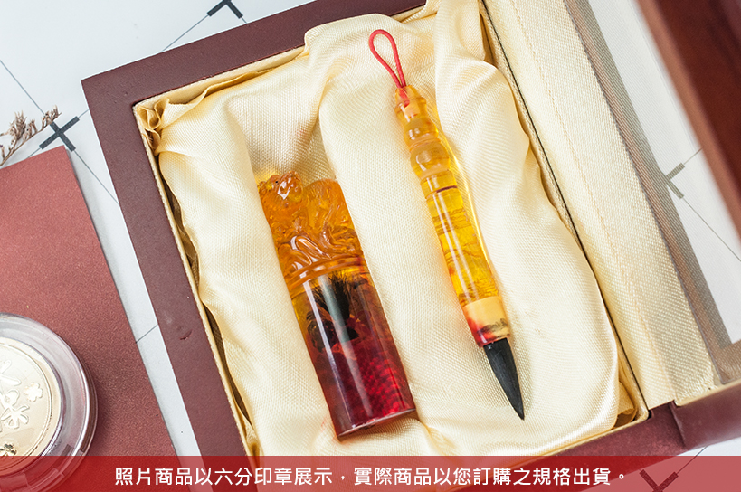 台南肚臍章胎毛筆，給寶貝最重要的紀念禮物，選擇台南唯原工藝肚臍章、胎毛筆，提供最多的材質、完善的服務。琥珀臍帶章胎毛筆，買臍帶章胎毛筆就來唯原工藝!