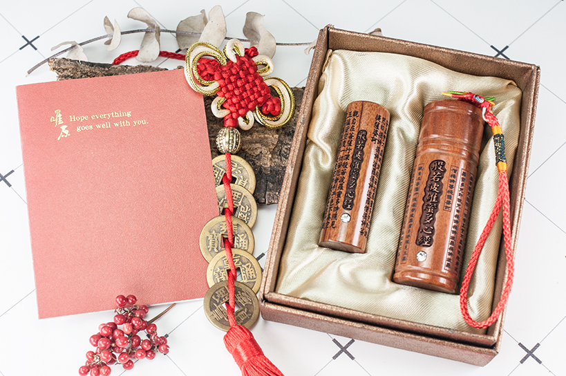 台南東區臍帶章推薦-給寶貝最重要的紀念禮物，選擇台南唯原工藝臍帶印章、肚臍章、胎毛筆，提供最多的材質、完善的服務。 臍帶章推薦 檀木套筒印章，買肚臍章就來唯原工藝!