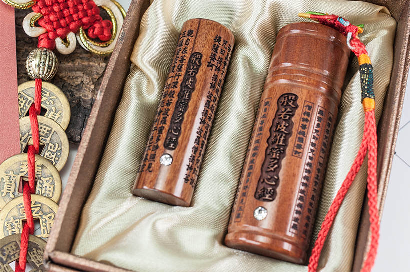 台南東區臍帶章推薦-給寶貝最重要的紀念禮物，選擇台南唯原工藝臍帶印章、肚臍章、胎毛筆，提供最多的材質、完善的服務。 臍帶章推薦 檀木套筒印章，買肚臍章就來唯原工藝!