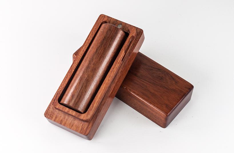 你想要找的紅紫檀卡榫盒- 台南印章盒推薦商品就來唯原工藝，買紅紫檀卡榫盒- 商品來唯原工藝台南客戶享滿額免運費優惠，提供給您最優惠的價格與優良印章品質承諾保障!