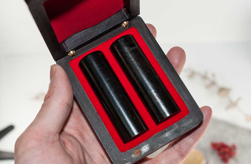 你想要找的黑檀印章盒- 台南印章盒推薦商品就來唯原工藝，買黑檀印章盒- 商品來唯原工藝台南客戶享滿額免運費優惠，提供給您最優惠的價格與優良印章品質承諾保障!