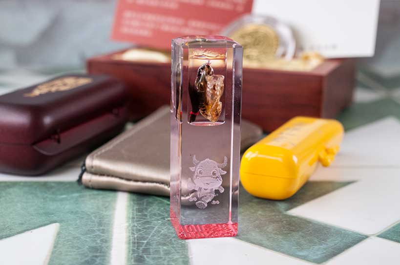 生肖牛【浮動款】水晶臍帶章