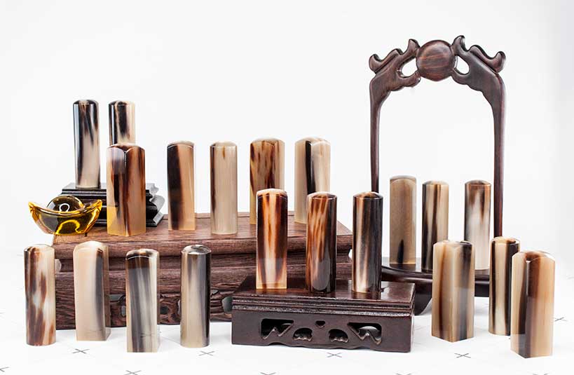 給自己禮物，選擇台南唯原工藝個人印鑑章、印鑑章、開運章，提供最多的材質、完善的服務。純天【花赤牛角】個人印鑑章，買玉石個人印鑑章就來唯原工藝!